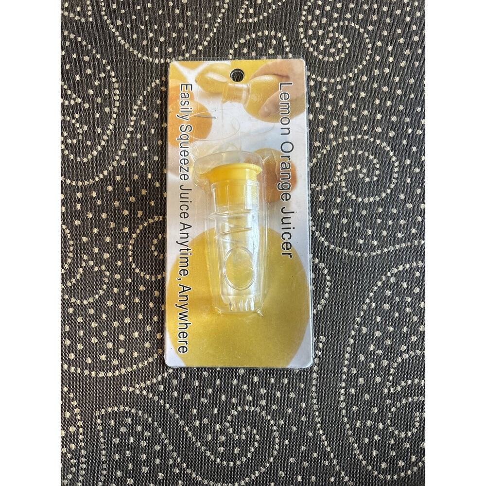 Manual Lemon Orange Juicer C-3532 Dishwasher Safe Yellow Clear Plastic